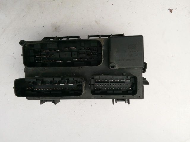 bontott FIAT GRANDE PUNTO Biztosítéktábla Motortér