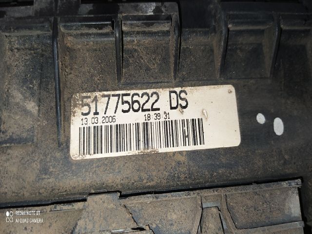 bontott FIAT GRANDE PUNTO Biztosítéktábla Motortér