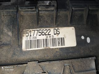 bontott FIAT GRANDE PUNTO Biztosítéktábla Motortér