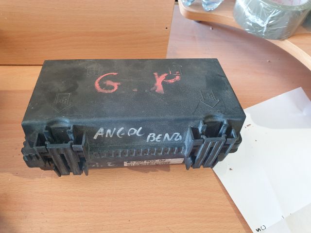 bontott FIAT GRANDE PUNTO Biztosítéktábla Motortér