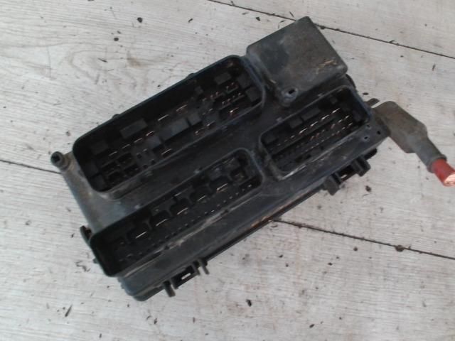 bontott FIAT GRANDE PUNTO Biztosítéktábla Utastér