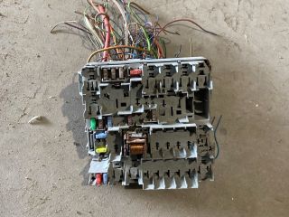 bontott FIAT GRANDE PUNTO Biztosítéktábla Utastér