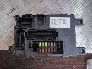 bontott FIAT GRANDE PUNTO Biztosítéktábla Utastér