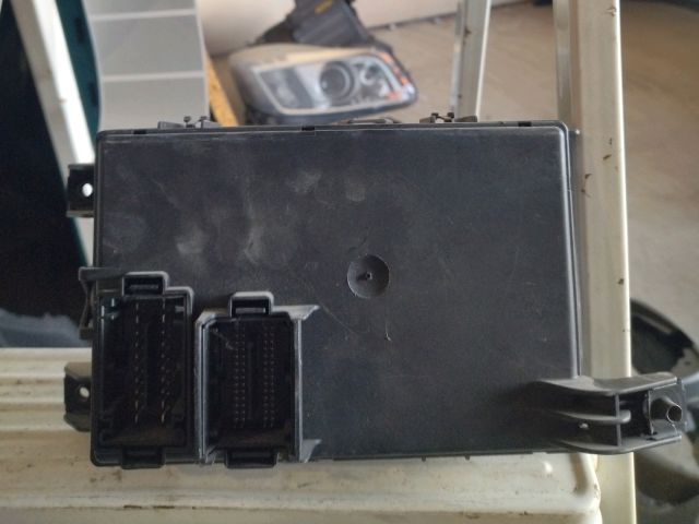 bontott FIAT GRANDE PUNTO Biztosítéktábla Utastér