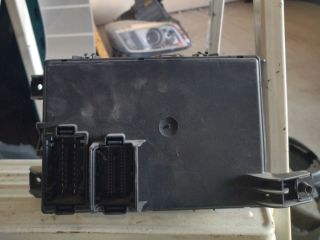 bontott FIAT GRANDE PUNTO Biztosítéktábla Utastér