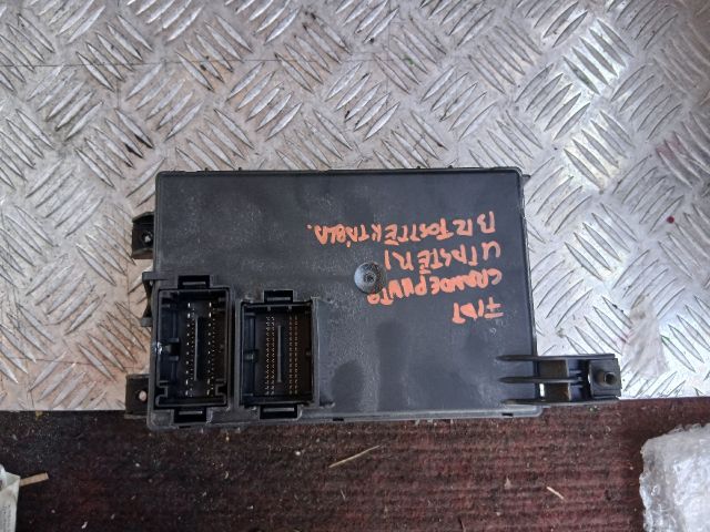 bontott FIAT GRANDE PUNTO Biztosítéktábla Utastér