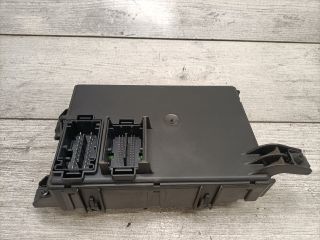 bontott FIAT GRANDE PUNTO Biztosítéktábla Utastér