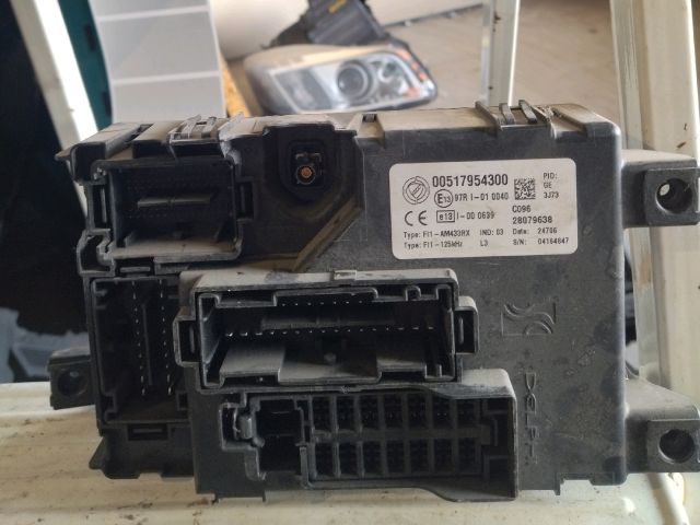 bontott FIAT GRANDE PUNTO Biztosítéktábla Utastér