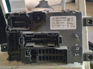 bontott FIAT GRANDE PUNTO Biztosítéktábla Utastér