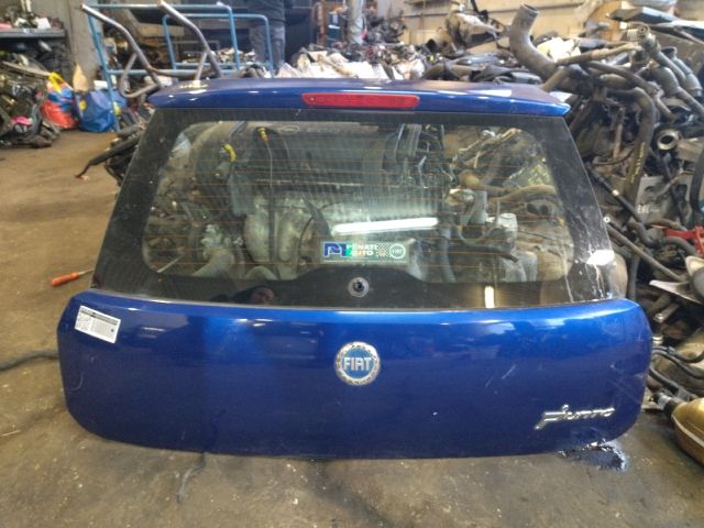 bontott FIAT GRANDE PUNTO Csomagtérajtó (Üres lemez)