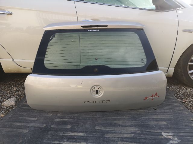 bontott FIAT GRANDE PUNTO Csomagtérajtó (Üres lemez)