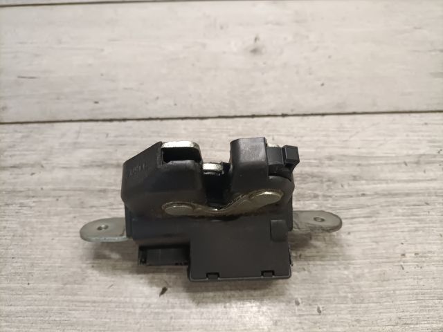 bontott FIAT GRANDE PUNTO Csomagtérajtó Zárszerkezet