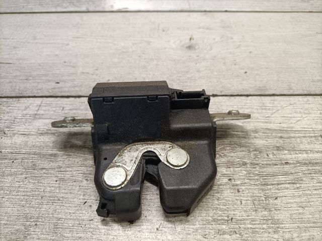 bontott FIAT GRANDE PUNTO Csomagtérajtó Zárszerkezet