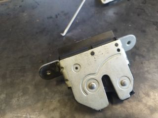 bontott FIAT GRANDE PUNTO Csomagtérajtó Zárszerkezet