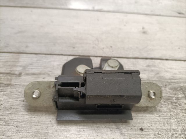 bontott FIAT GRANDE PUNTO Csomagtérajtó Zárszerkezet