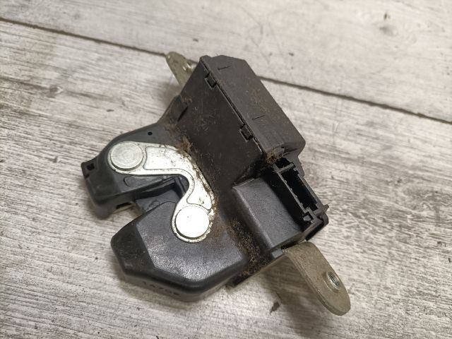 bontott FIAT GRANDE PUNTO Csomagtérajtó Zárszerkezet