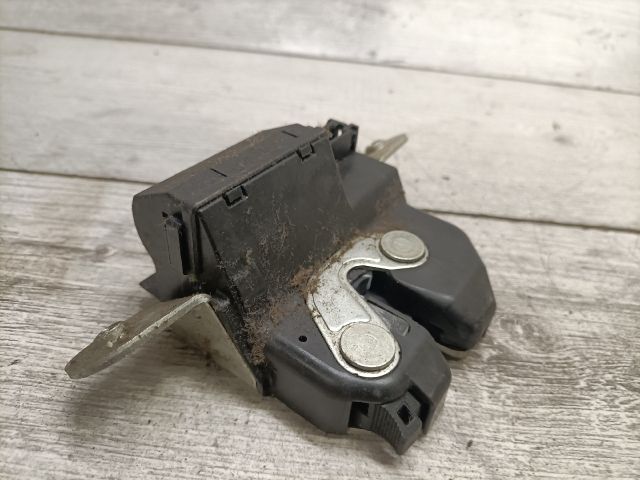 bontott FIAT GRANDE PUNTO Csomagtérajtó Zárszerkezet