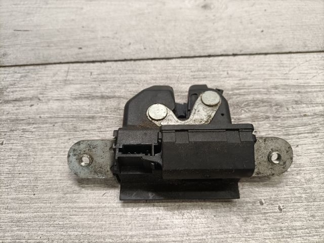 bontott FIAT GRANDE PUNTO Csomagtérajtó Zárszerkezet