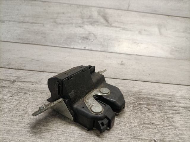 bontott FIAT GRANDE PUNTO Csomagtérajtó Zárszerkezet