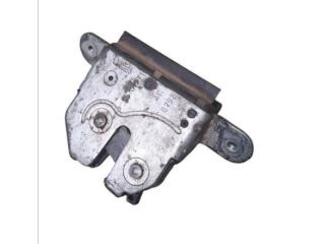 bontott FIAT GRANDE PUNTO Csomagtérajtó Zárszerkezet