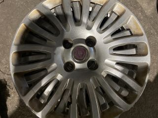 bontott FIAT GRANDE PUNTO Dísztárcsa (1 db)