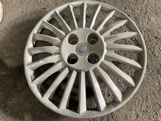 bontott FIAT GRANDE PUNTO Dísztárcsa (1 db)