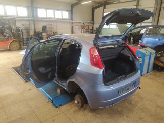 bontott FIAT GRANDE PUNTO Első Ablakmosó Fúvóka