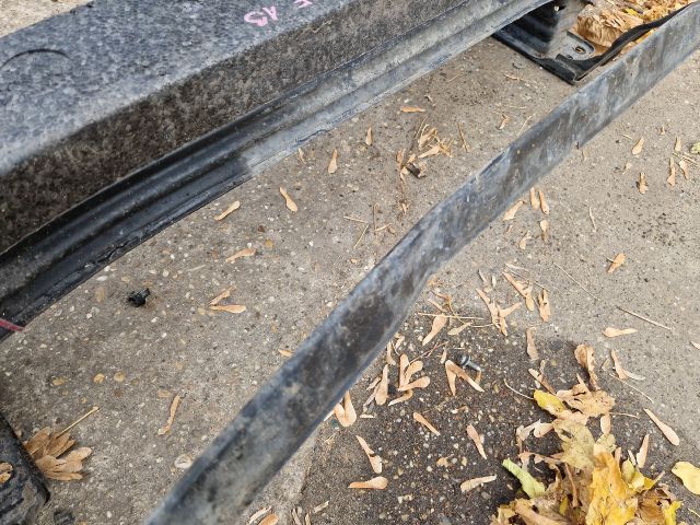 bontott FIAT GRANDE PUNTO Első Lökhárító Merevítő (Fém)