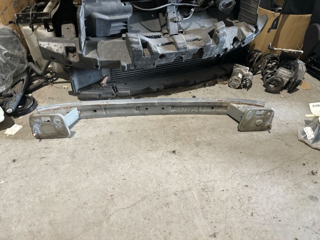 bontott FIAT GRANDE PUNTO Első Lökhárító Merevítő (Fém)