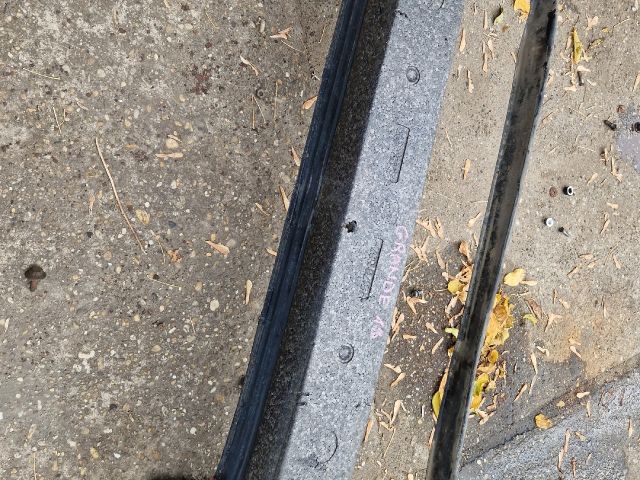 bontott FIAT GRANDE PUNTO Első Lökhárító Merevítő (Fém)