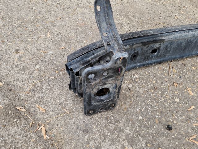 bontott FIAT GRANDE PUNTO Első Lökhárító Merevítő (Fém)