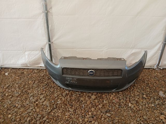 bontott FIAT GRANDE PUNTO Első Lökhárító (Részeivel)