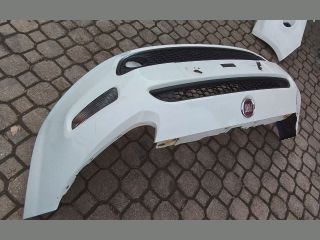 bontott FIAT GRANDE PUNTO Első Lökhárító (Részeivel)