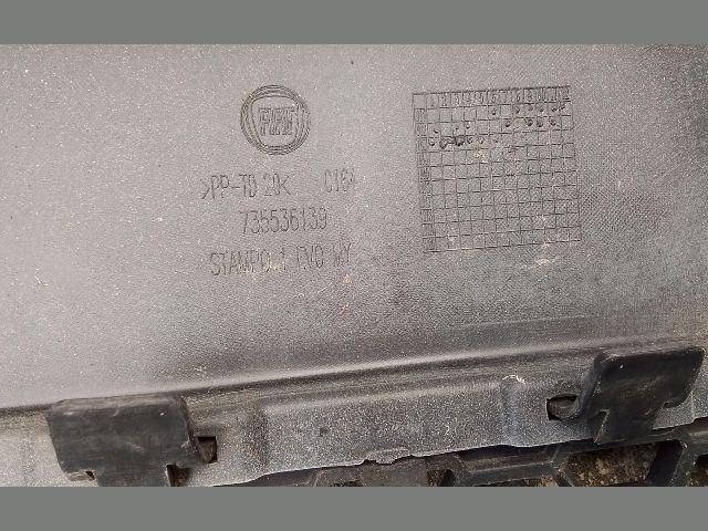 bontott FIAT GRANDE PUNTO Első Lökhárító (Részeivel)