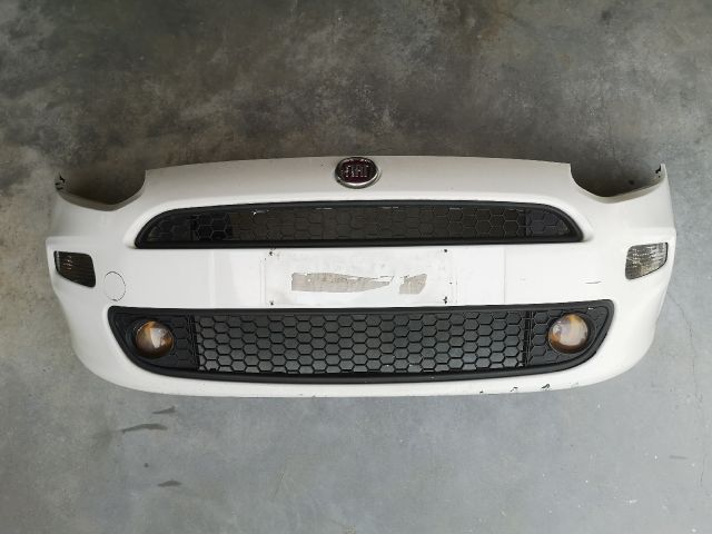 bontott FIAT GRANDE PUNTO Első Lökhárító (Részeivel)