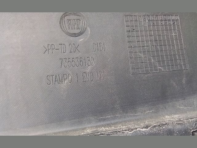 bontott FIAT GRANDE PUNTO Első Lökhárító (Részeivel)