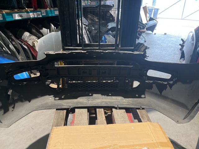 bontott FIAT GRANDE PUNTO Első Lökhárító (Üresen)