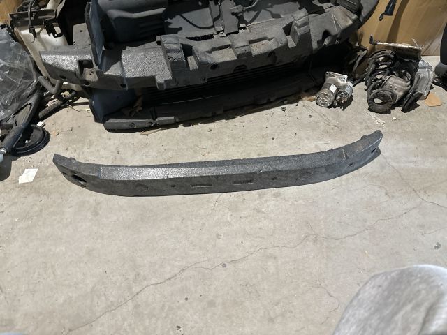 bontott FIAT GRANDE PUNTO Első Lökhárító Ütközés Elnyelő Hab