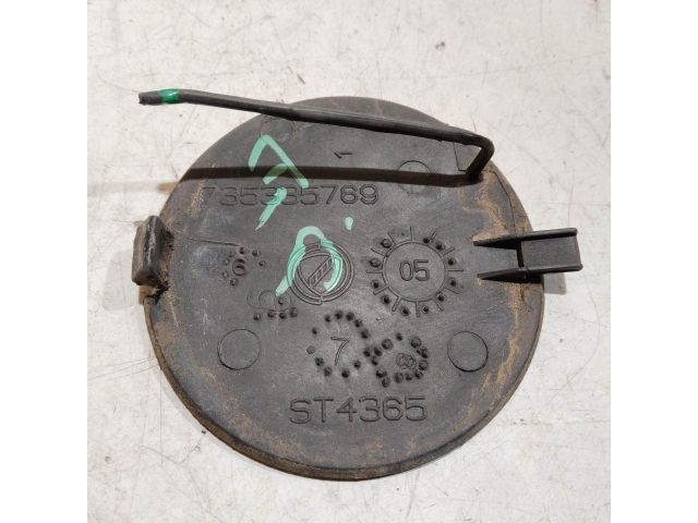 bontott FIAT GRANDE PUNTO Első Vonószem Burkolat