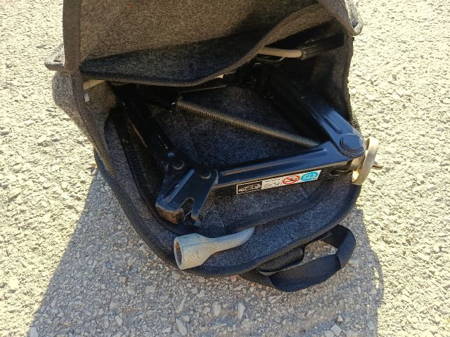 bontott FIAT GRANDE PUNTO Emelő