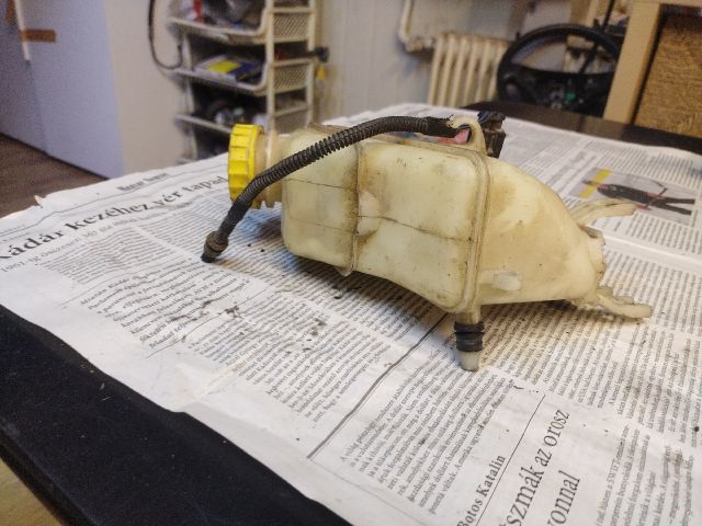 bontott FIAT GRANDE PUNTO Fékfolyadék Tartály