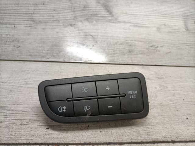 bontott FIAT GRANDE PUNTO Fényszórómagasság Állító Kapcsoló