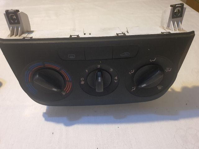 bontott FIAT GRANDE PUNTO Fűtéskapcsoló (Nem klímás)