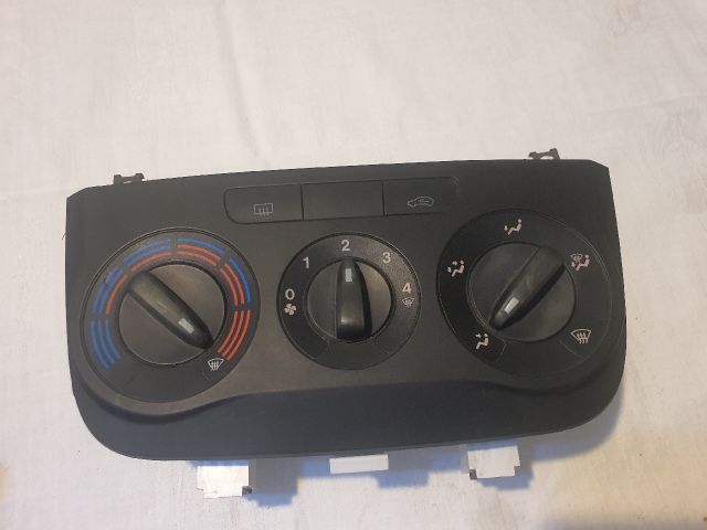 bontott FIAT GRANDE PUNTO Fűtéskapcsoló (Nem klímás)