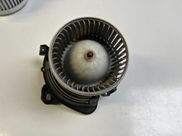 bontott FIAT GRANDE PUNTO Fűtőmotor (Klímás)