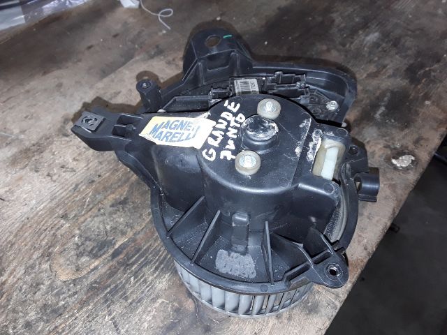 bontott FIAT GRANDE PUNTO Fűtőmotor (Klímás)