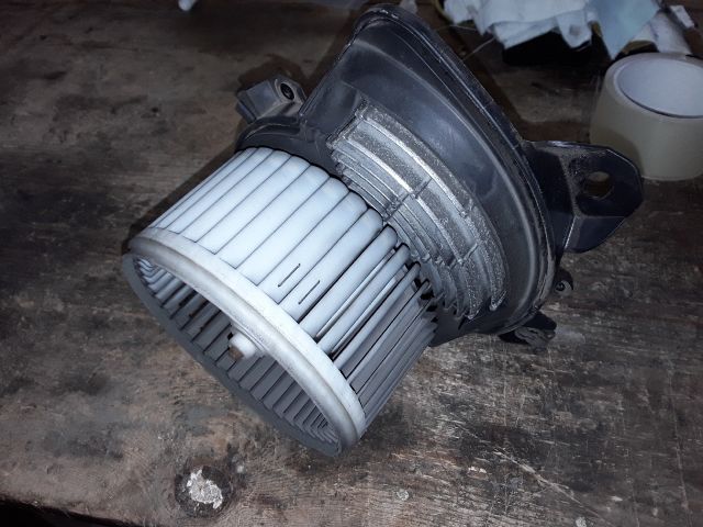 bontott FIAT GRANDE PUNTO Fűtőmotor (Klímás)