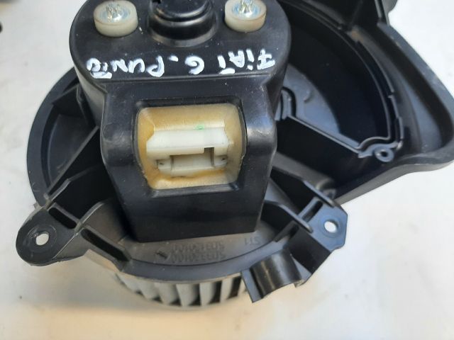 bontott FIAT GRANDE PUNTO Fűtőmotor (Klímás)