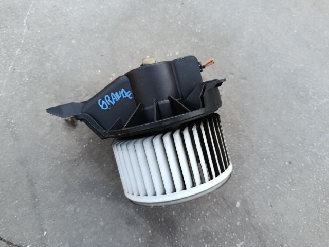 bontott FIAT GRANDE PUNTO Fűtőmotor (Klímás)