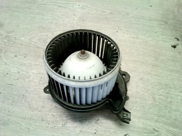 bontott FIAT GRANDE PUNTO Fűtőmotor (Nem klímás)